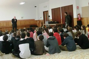Il Vescovo incontra i ragazzi delle medie