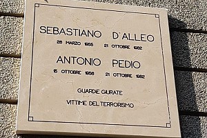 La targa commemorativa