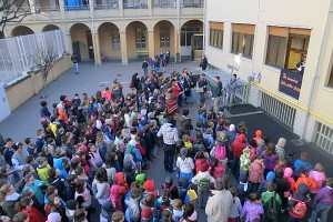 Inizio della Via Crucis nel cortile