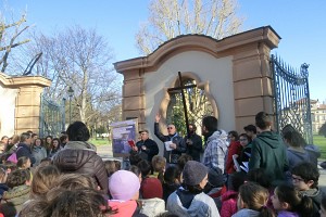 Ges�, lasciato solo, prega nell'Orto degli Ulivi