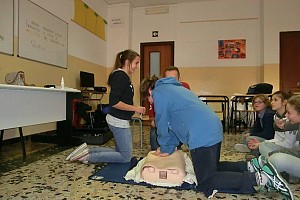 Prove di massaggio cardiaco... Prove di massaggio cardiaco...